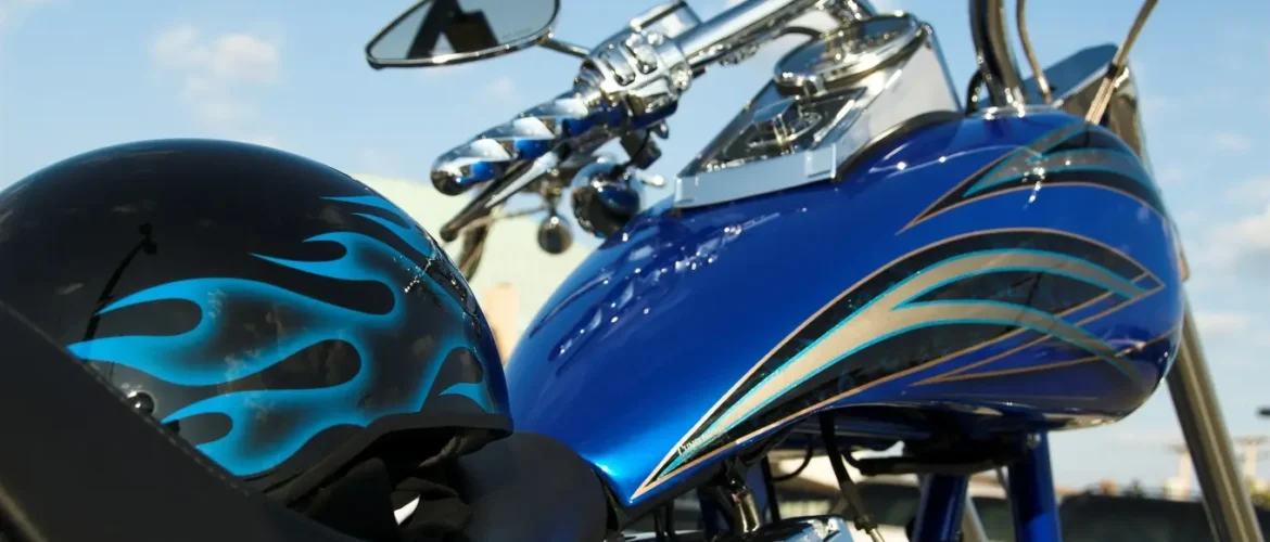 Wpływ warunków pogodowych na oklejenie motocykla